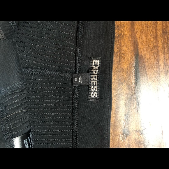 Express sparkly shorts - Picture 2 of 4